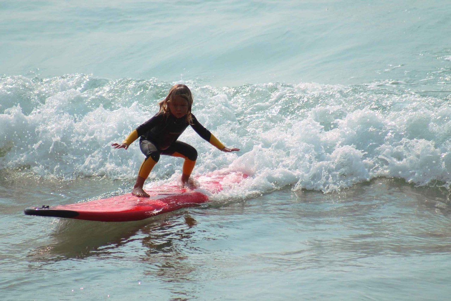 Tel Aviv: Clases profesionales de surf en el Beach Club TLV