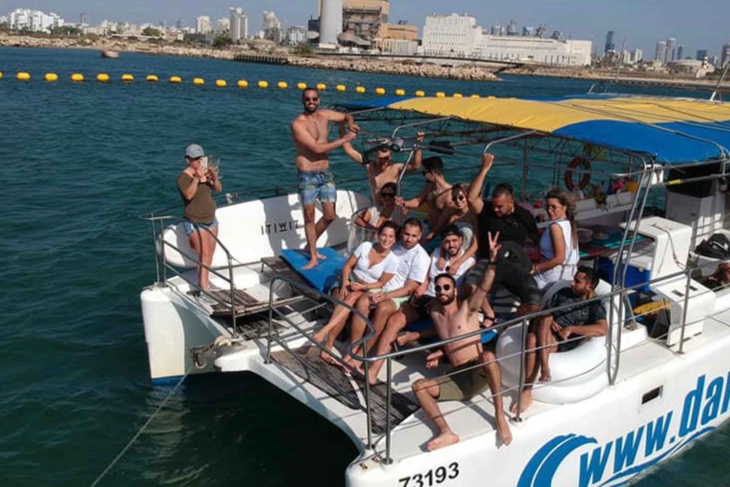 Tel Aviv: Skyline Boat Cruise with stop for water activities