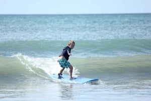 Tel Aviv: Leje af surfbræt eller boogieboard på Beach Club