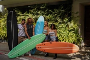 Tel Aviv: Surffilaudan tai boogie boardin vuokraus Beach Clubilla