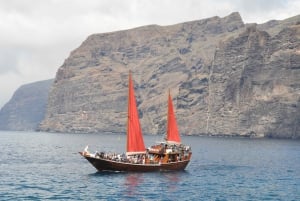 Adeje Classic Schooner: Valaat, lounas ja Los Gigantesin kalliot
