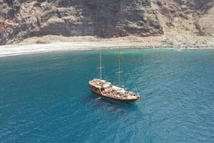 Adeje Classic Schooner: Valaat, lounas ja Los Gigantesin kalliot