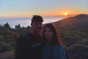 Expérience astronomique sur le Teide avec coucher de soleil, observation des étoiles et dîner