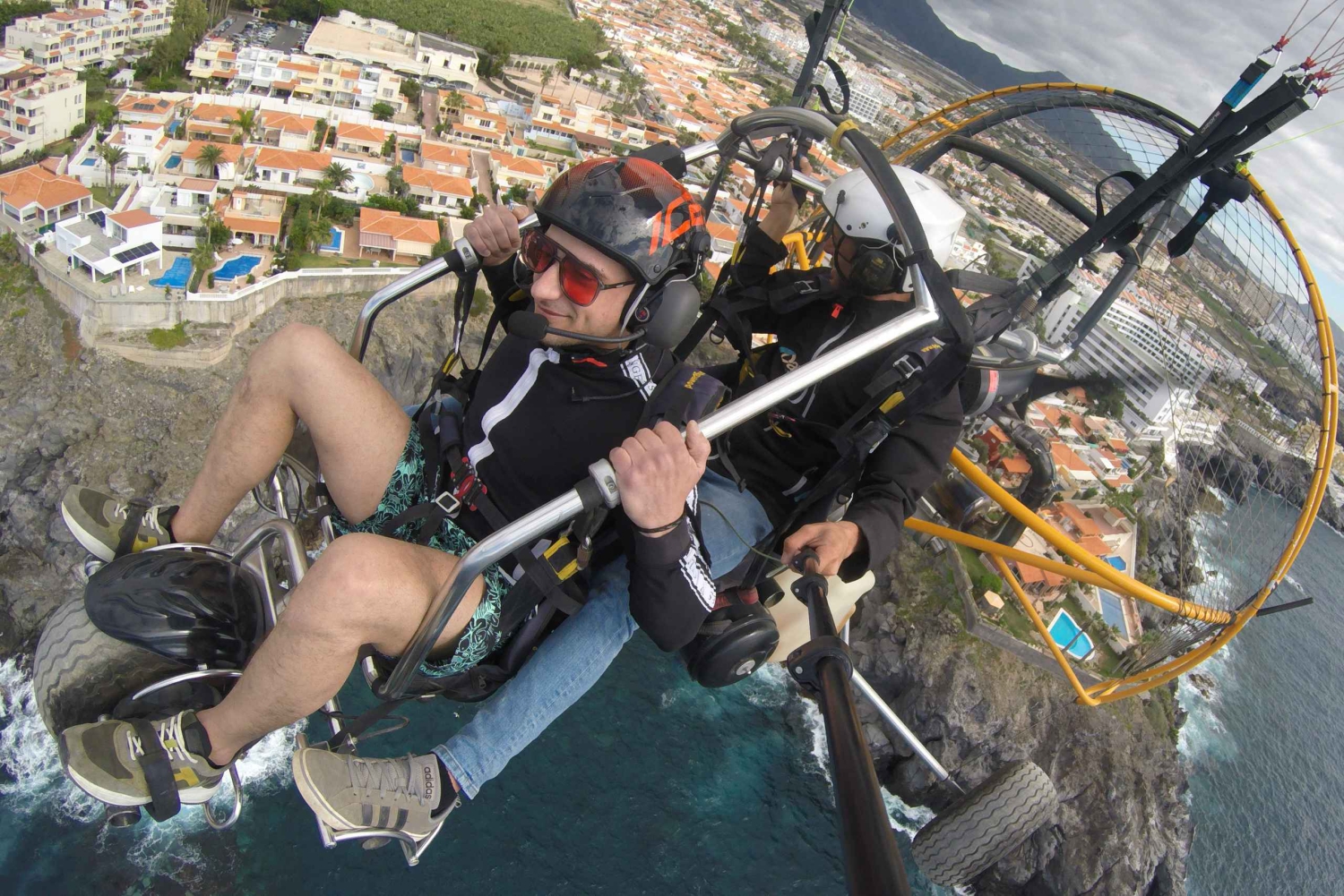 KÜSTE: Fliege mit dem Paratrike über die Küsten Teneriffas! (20min)