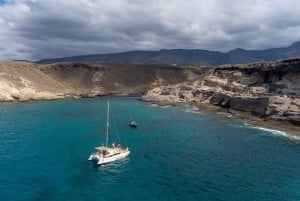 Costa Adeje: Catamaran Tour, Snorkelling, Snacks & Drinks