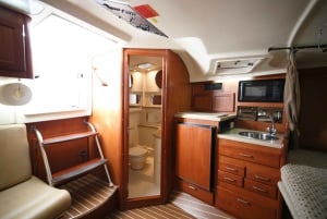 Costa Adeje: excursão de iate particular saindo de Puerto Colón