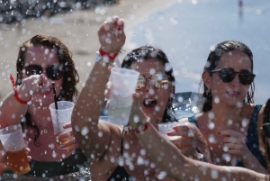 Costa Adeje: festa in piscina Utopia del Monkey Beach Club di Tenerife