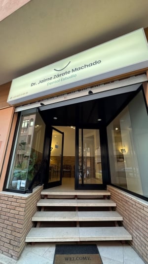 Dental Studio Tenerife, implant experts