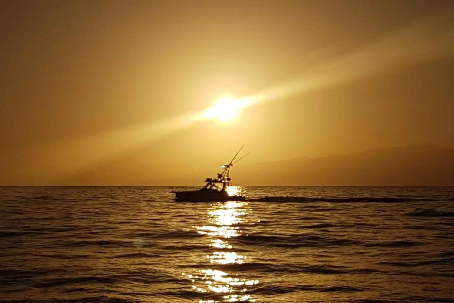 From Puerto Colón: Private Fishing Boat Charter with Lunch