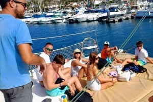 From Puerto Rico: Boat trip along the coast w/ Food & Drinks