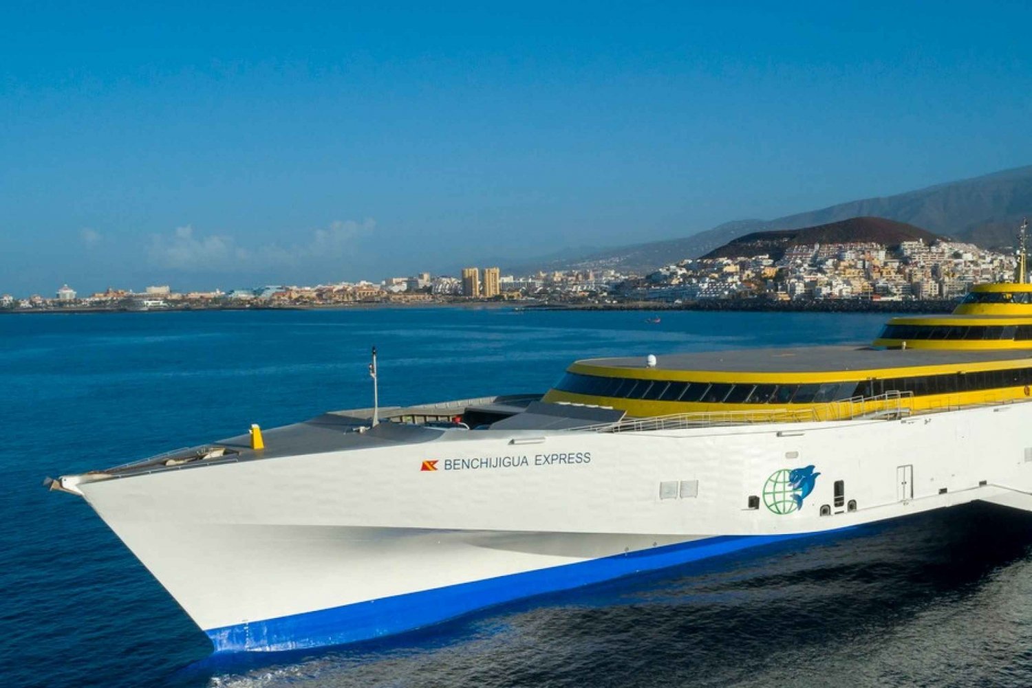 Desde Tenerife: Billete de ida y vuelta en ferry abierto a La Gomera