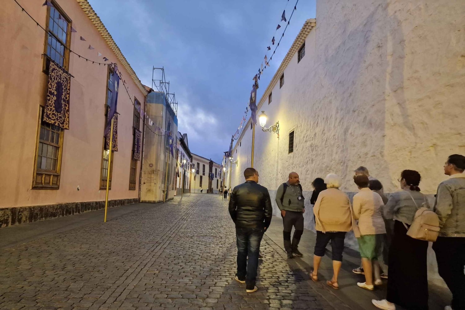 Культурная экскурсия с гидом и загадками в Сан-Кристобаль-де-ла-Лагуна с дегустацией сладостей.