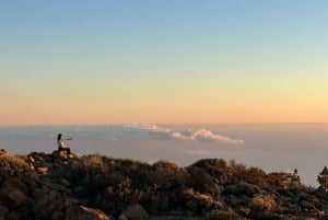 Hike under stars and Skywatching with astronomer at Teide