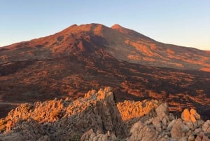 Hike under stars and Skywatching with astronomer at Teide