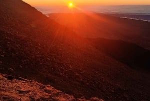 Senderismo Cumbre del Teide de noche para un amanecer y una sombra