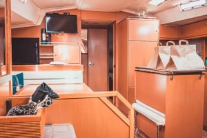 Lady Sunshine Luxury Boat Private Tour, 3, 4, 6 or 8 hours