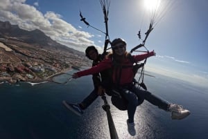 Long duration paragliding flight in Tenerife South