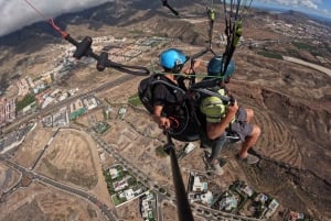 Long duration paragliding flight in Tenerife South