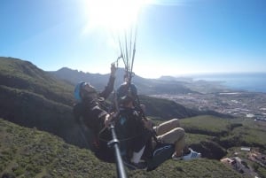 Long duration paragliding flight in Tenerife South