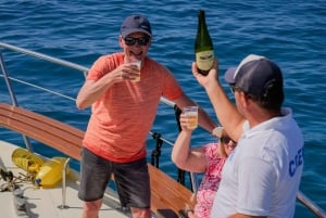 Los Cristianos: huur een privéjacht om walvissen te spotten met eten en zwemmen