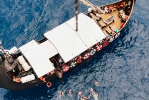 Los Cristianos: Whale Watching Cruise w/Swim Stop & Drinks