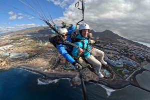 Gleitschirmflug mit einem spanischen Meister 2021/2022.