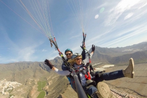 Costa Adeje: Tandemflyging med paragliding og henting