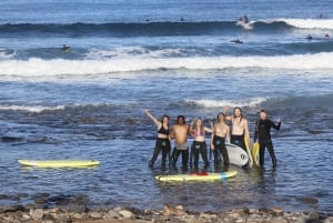 Playa de Las Americas: Surfing Group Lesson with equipment
