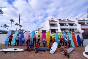 Playa de Las Americas: Surfing Group Lesson with equipment