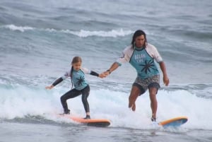 Playa de Las Américas: VIP Inolvidable Private Surf Lesson