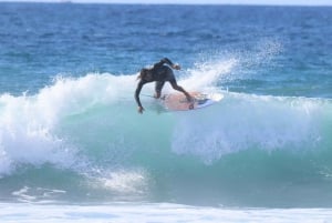 Playa de Las Américas: VIP Inolvidable Private Surf Lesson