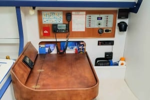 Aluguer privado num barco à vela - viagem costeira com mergulho na baía