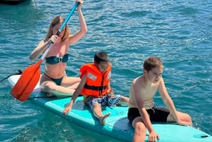 Puerto Colón: Coastal Boat Cruise with Swimming and Snacks