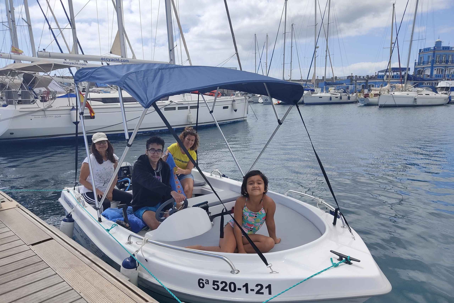 Rent a Boat with No License, Self Drive