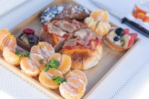 Tenerife: Beneteau Oceanis 45 Leila Sailing Tour