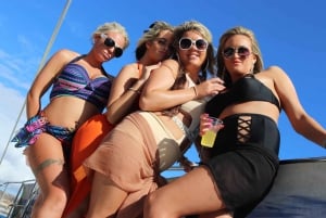 Tenerife: fiesta en barco con barra libre y DJ