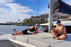 Tenerife: Excursión en Catamarán con Snorkel y Almuerzo
