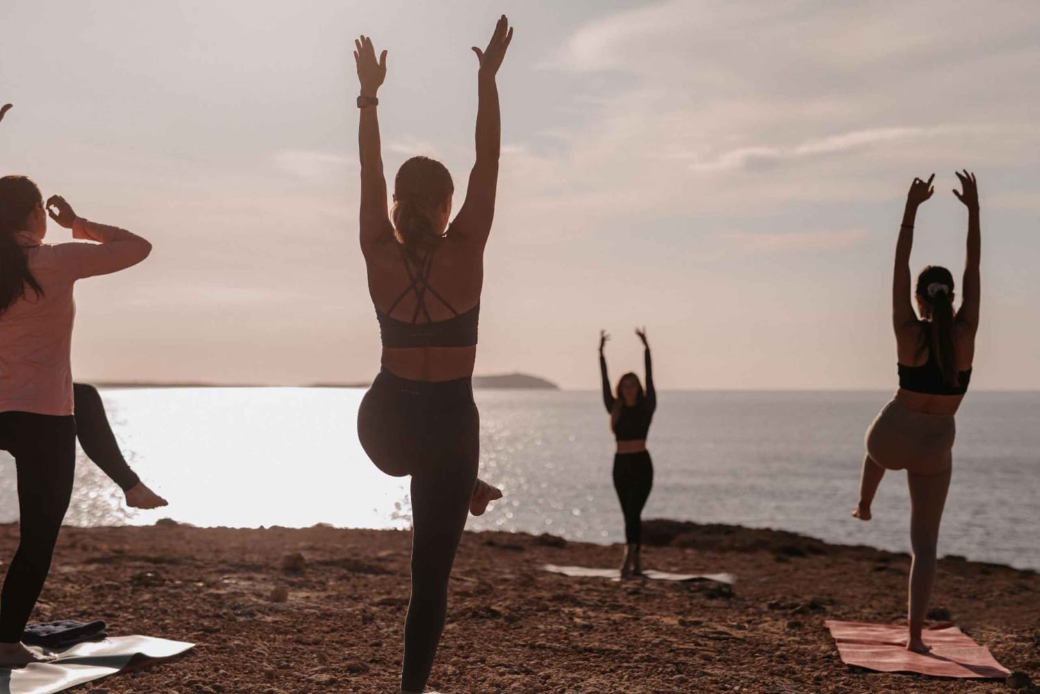 Teneriffa: Yoga, meditation och cava-upplevelse vid klippan