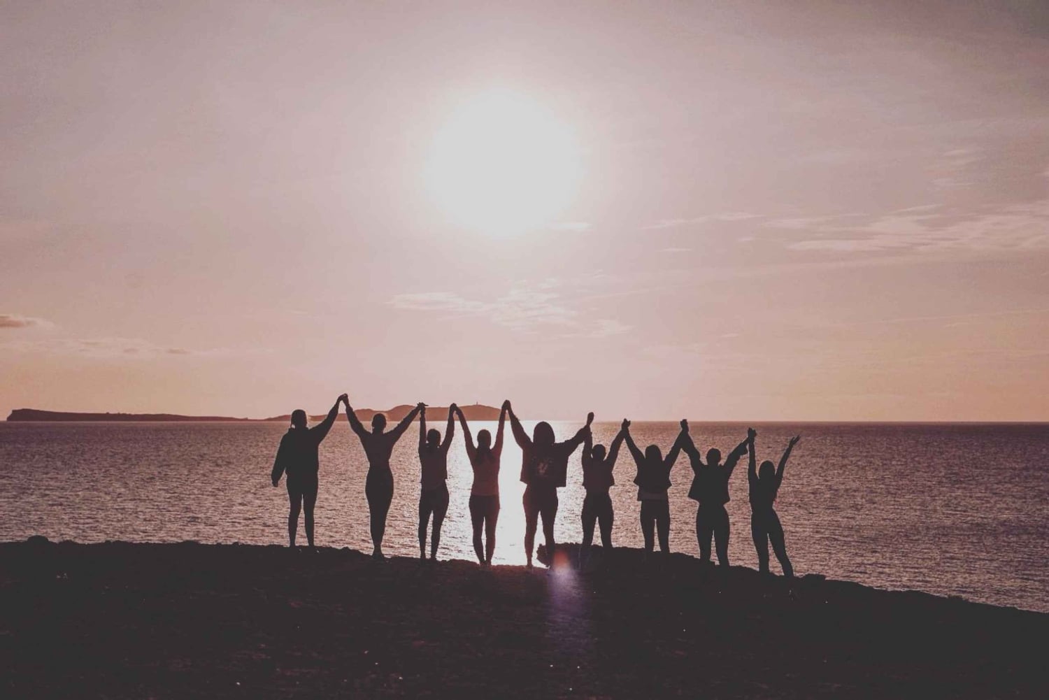 Teneriffa: Yoga, meditation och cava-upplevelse vid klippan