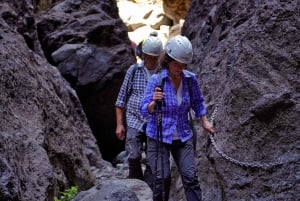 Tenerife: Descenso del Barranco de Masca con Audioguía y traslado en barco