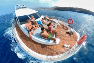 テネリフェ島：水上アクティビティとおもちゃで楽しいヨット旅行