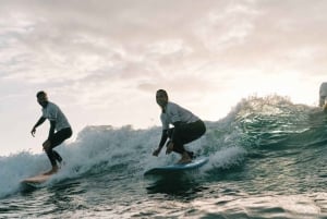 Tenerife: Clase de surf en grupo coge tu ola