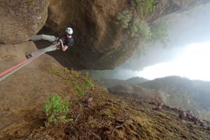 Tenerife: Canyoning ervaring met gids in Los Arcos