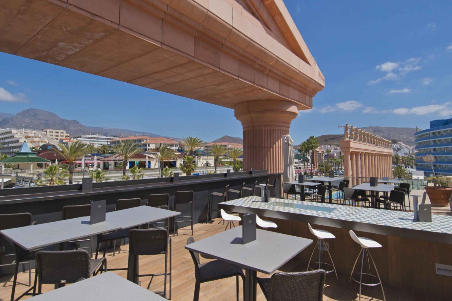 Tenerife: Hard Rock Cafe Set Menu Lunch or Dinner & Drink