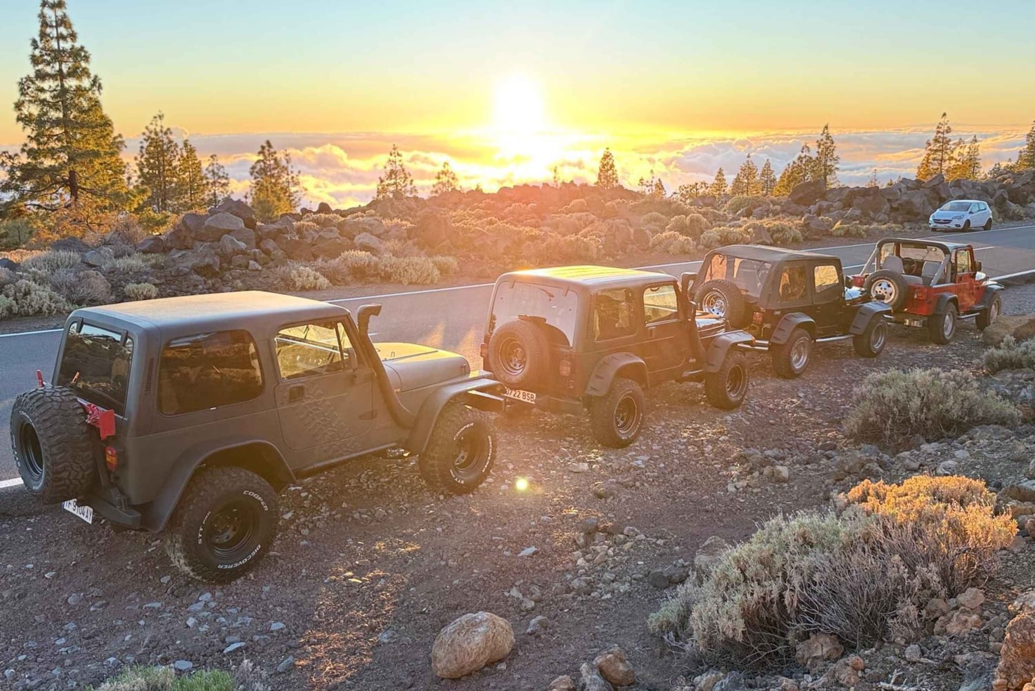 Tenerife: Jeep Wrangler Tour to Mount Teide, Day and Sunset