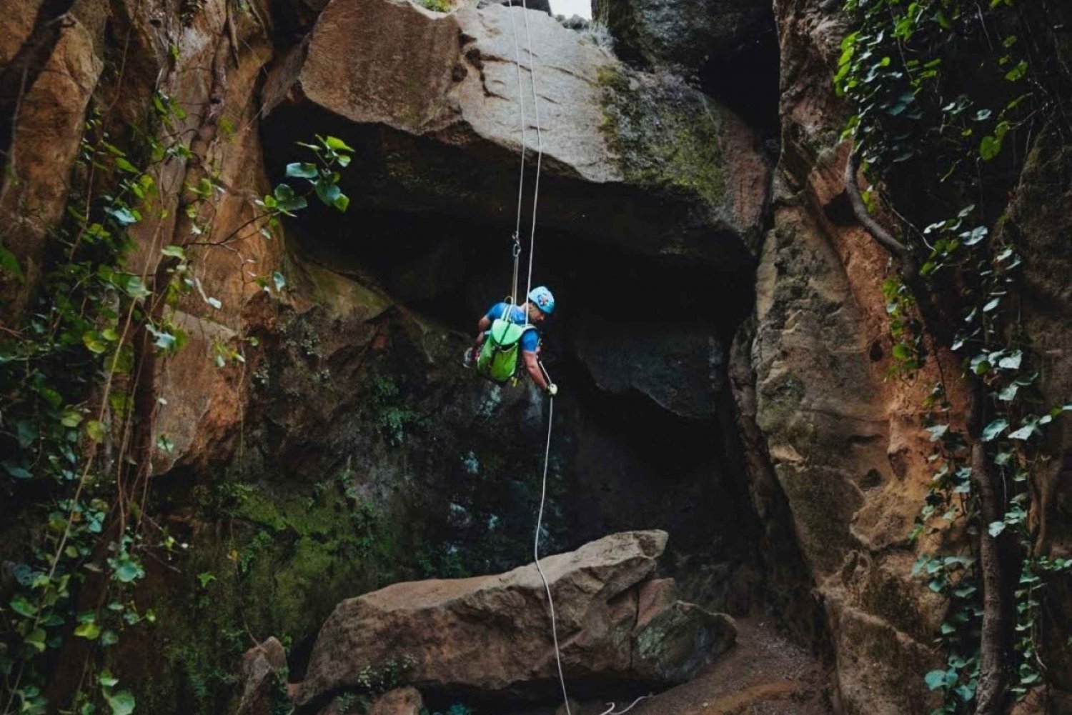Tenerife: Los Arcos Canyoning Tour with Guide