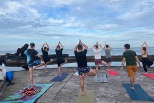 Tenerife : Yoga en plein air sur la plage de Las Americas