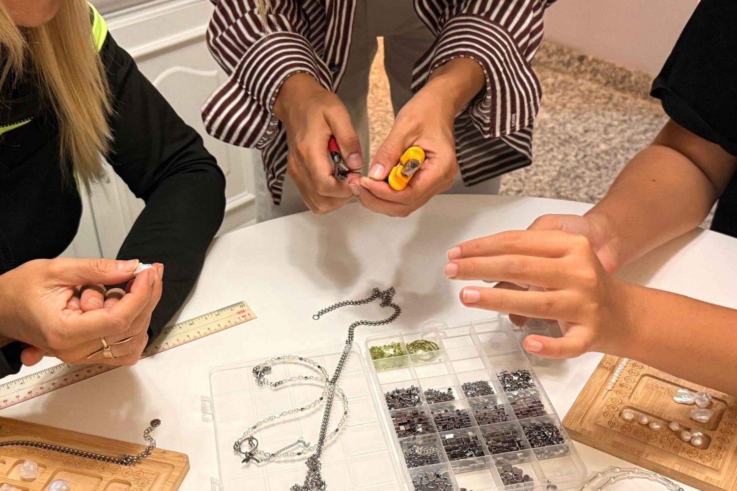 Tenerife: Pearl Jewelry-Making Workshop with Designer