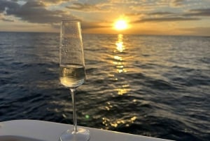 Tenerife: Experiência privada de luxo em um barco ao pôr do sol