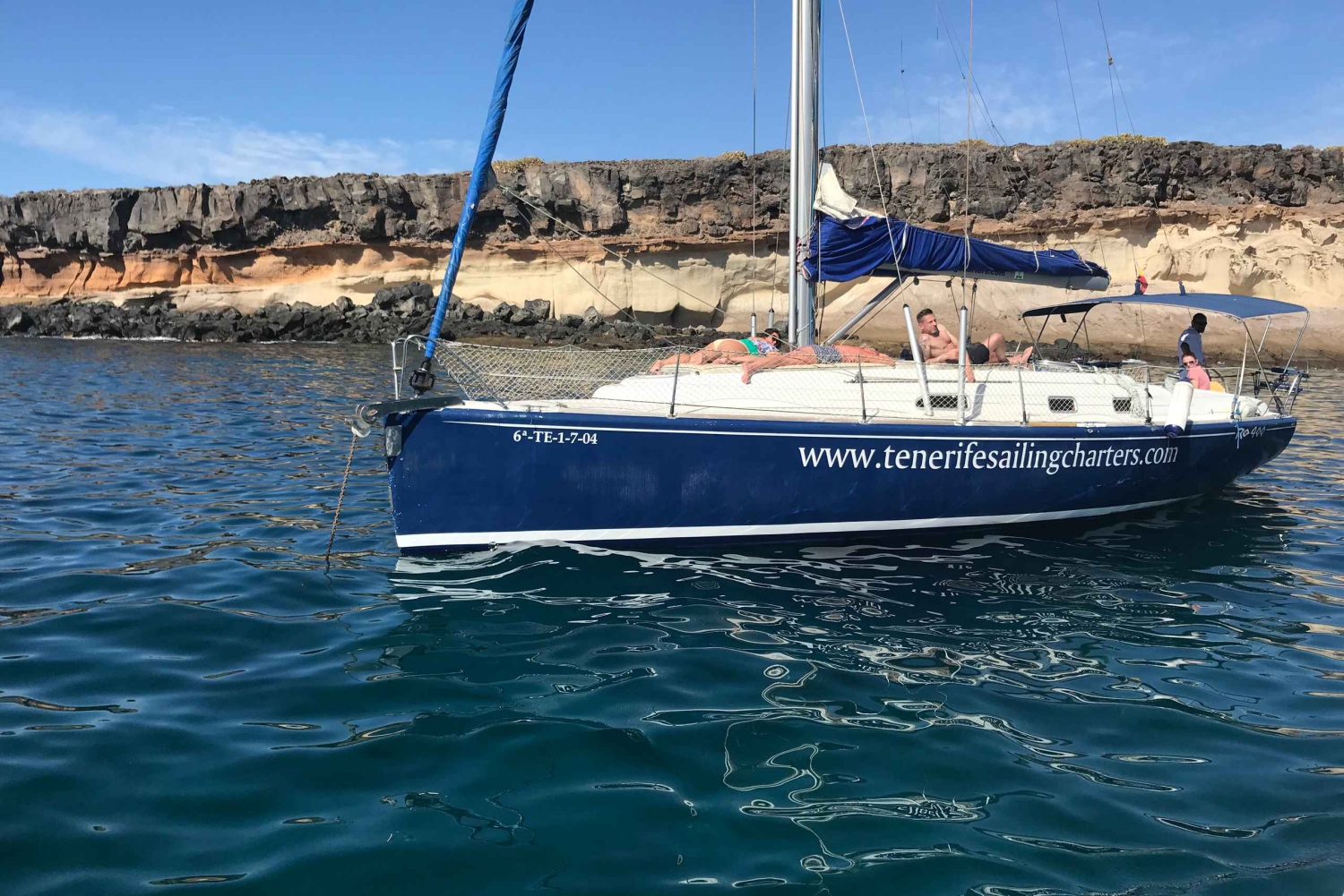 Teneriffa: Auringonlaskun yksityinen charter juomineen ja tapaksineen.